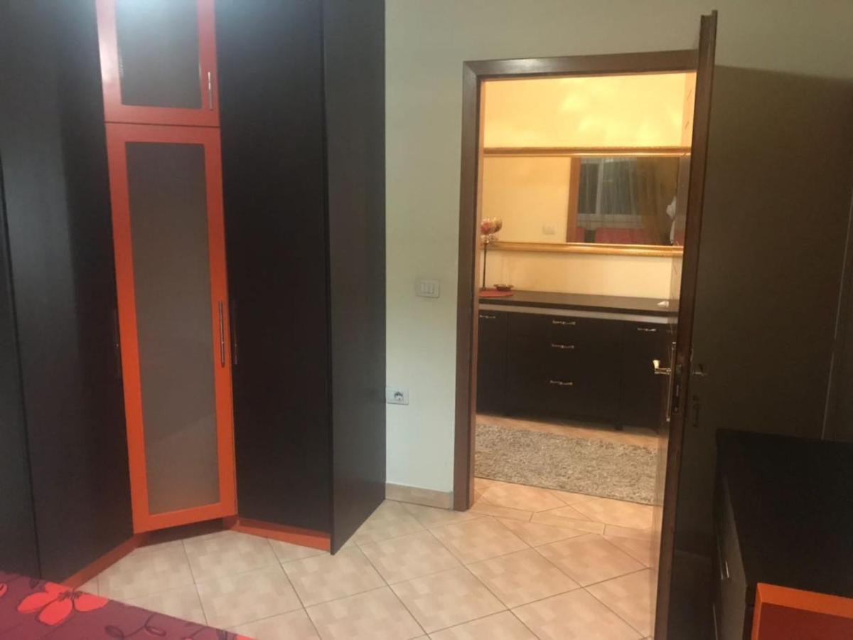 Lovely 2 Bedroom Apartment Tirana Exterior foto
