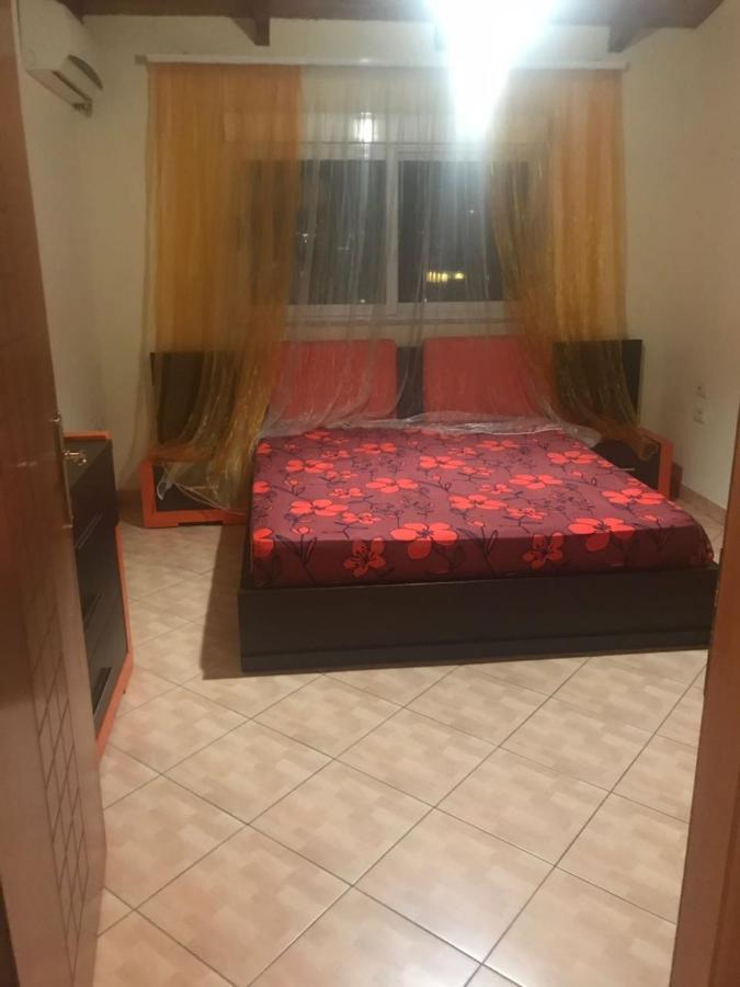 Lovely 2 Bedroom Apartment Tirana Exterior foto