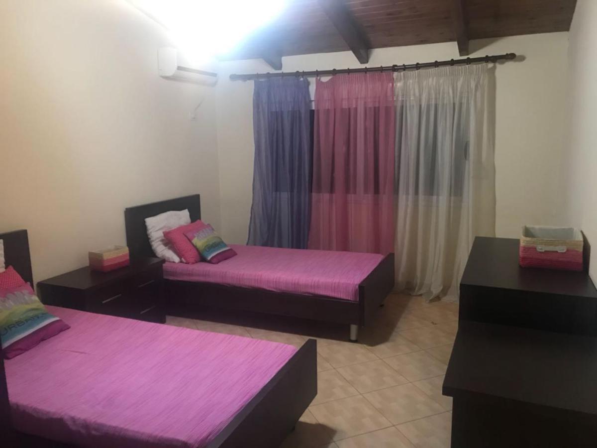 Lovely 2 Bedroom Apartment Tirana Exterior foto